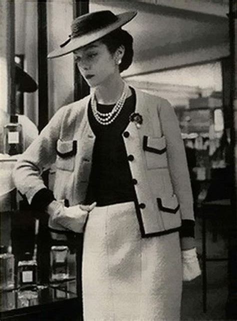 tailler chanel|chanel suit images.